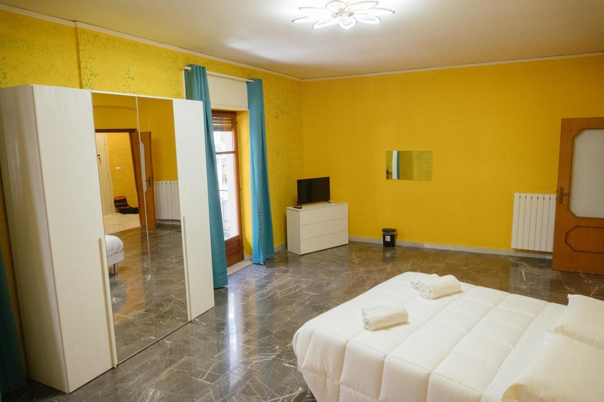 Domus Aurea Relax Room Salerno Exterior foto