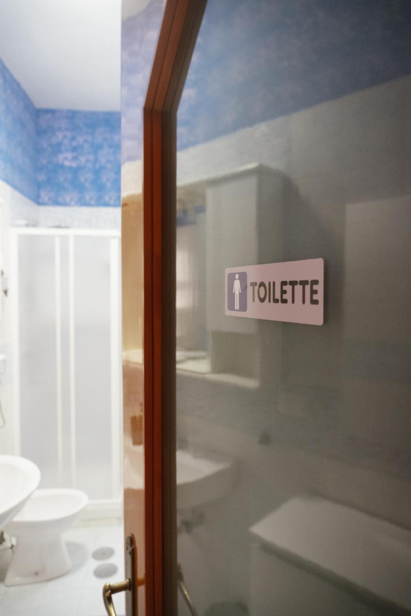 Domus Aurea Relax Room Salerno Exterior foto