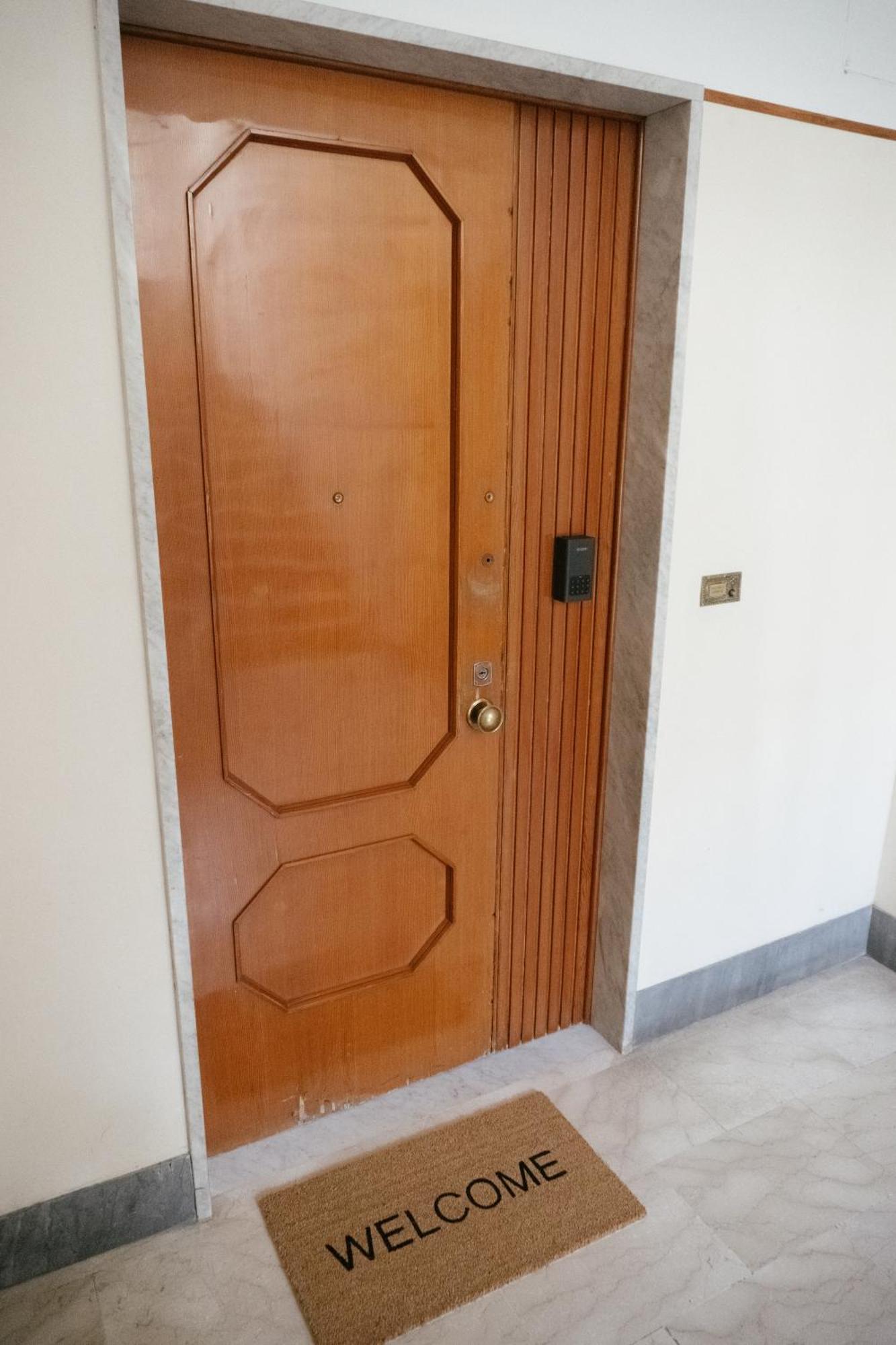 Domus Aurea Relax Room Salerno Exterior foto
